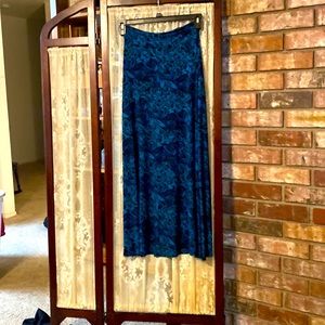 Amore long skirt size Small. Beautiful material. Blue.